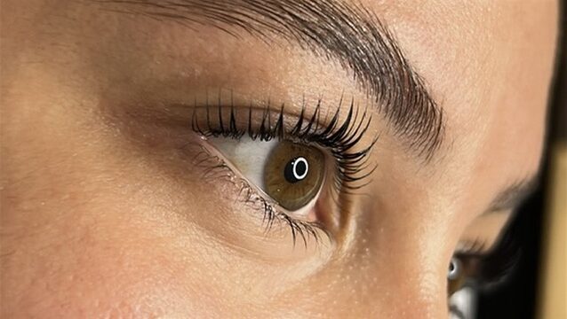 lifting con tinte y laminado y diseño de cejas, tratamiento de bajo mantenimiento